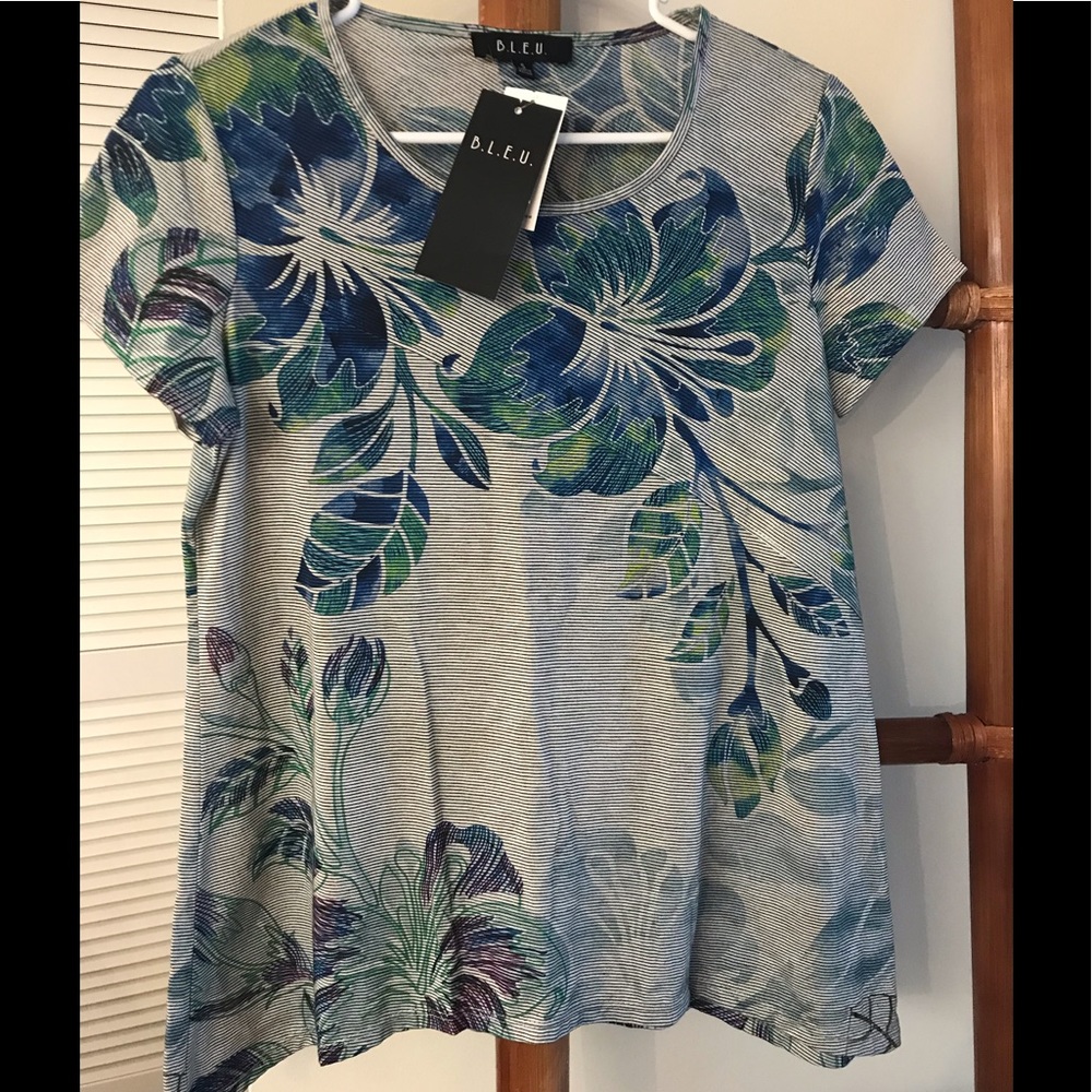 B.L.E.U. FLORAL RAYON BLEND SMALL TEE NEW